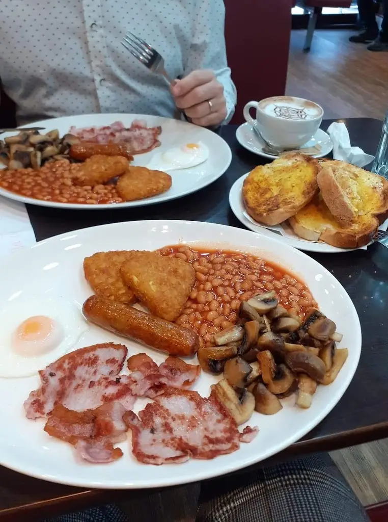 Χρήστος Μαυρόγιαννης_Pop Inn Cafe_Caterham_review