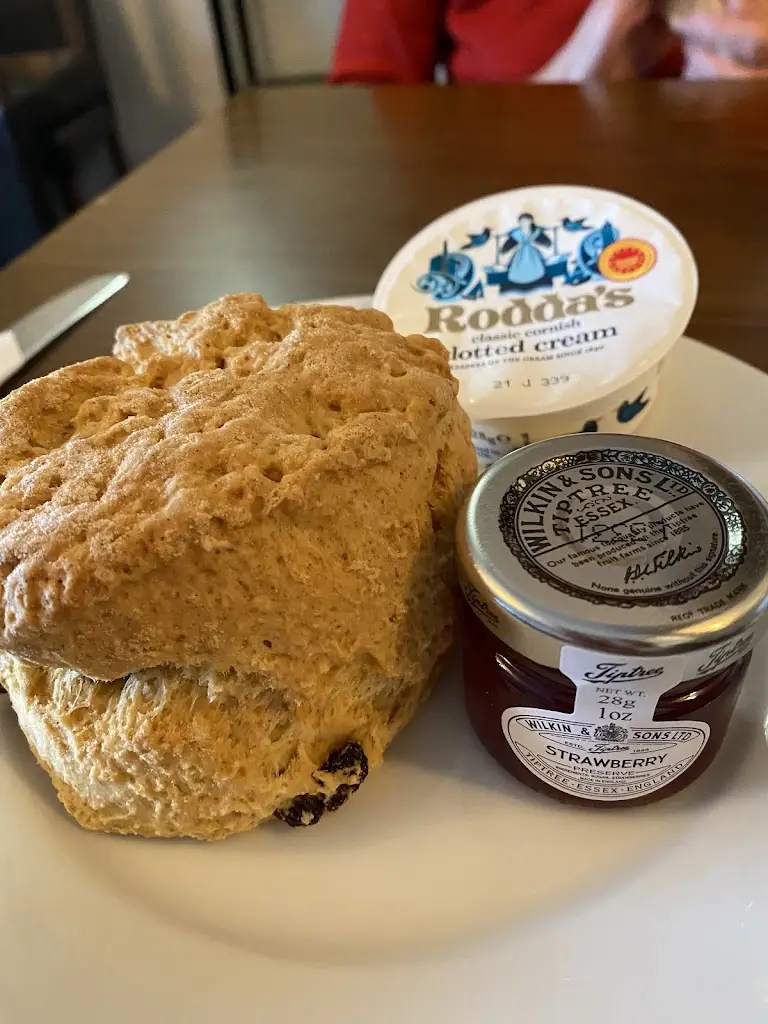 Hilda Ogden_Nook Corner Coffee Shop_Anstey_review