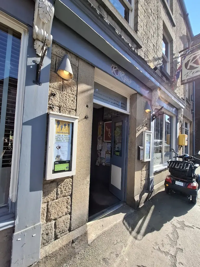 Rems Cafe Bar & Restaurant restaurante en Chapel en le Frith