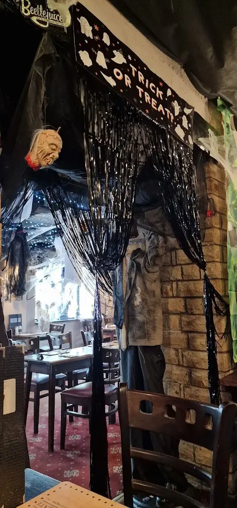 The Hanging Gate_Chapel en le Frith_slider_image_3