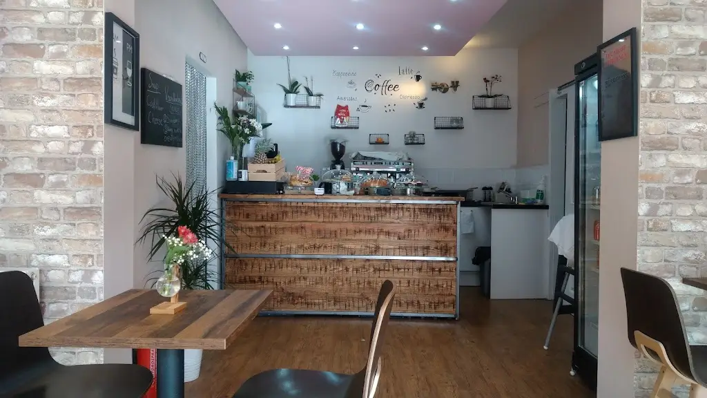 Amore Cafe restaurant in Chapel en le Frith