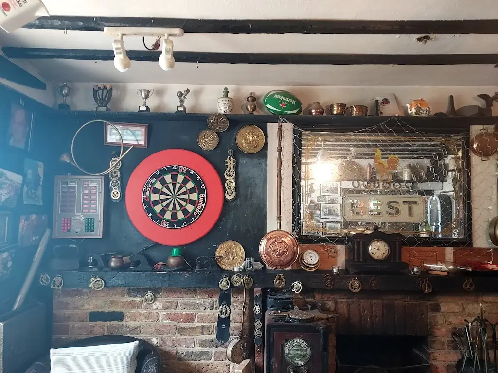 Clive Leaper_The Dumb Bell_Chalfont Saint Peter_review