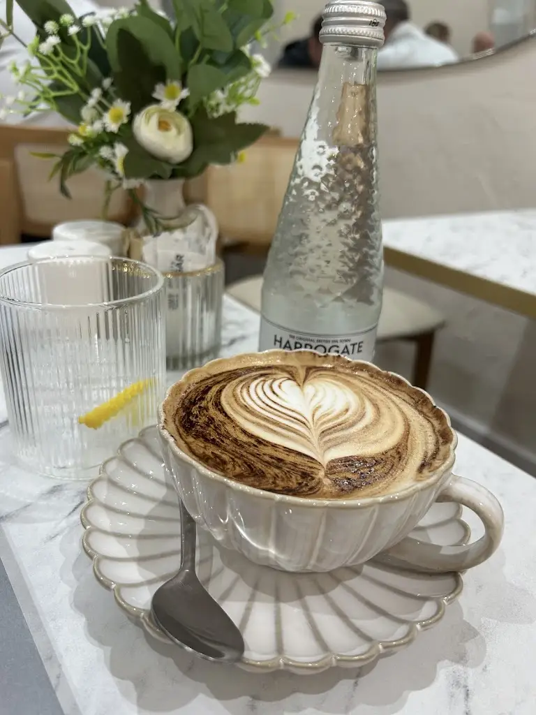 Menu_Muna Cafe & Bistro_Chalfont Saint Peter_image_4