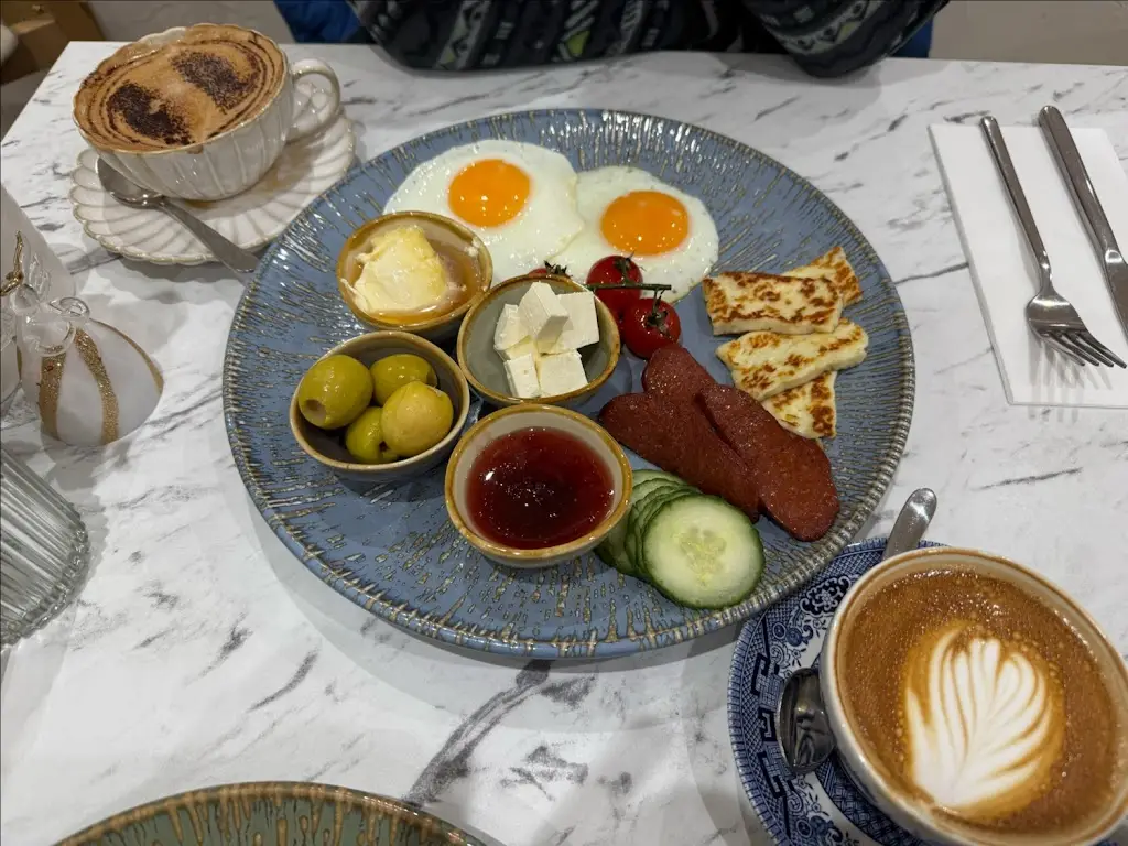 Menu_Muna Cafe & Bistro_Chalfont Saint Peter_image_5