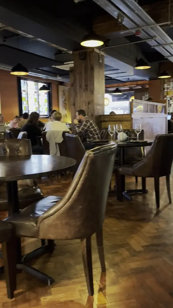 Lomito_Chalfont Saint Peter_slider_image_2