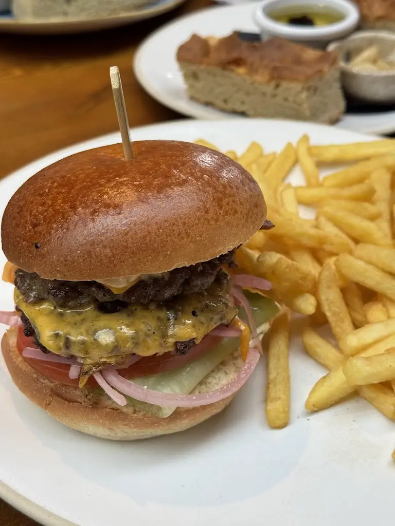 Theea_Merlin's Cave_Chalfont Saint Peter_recensione