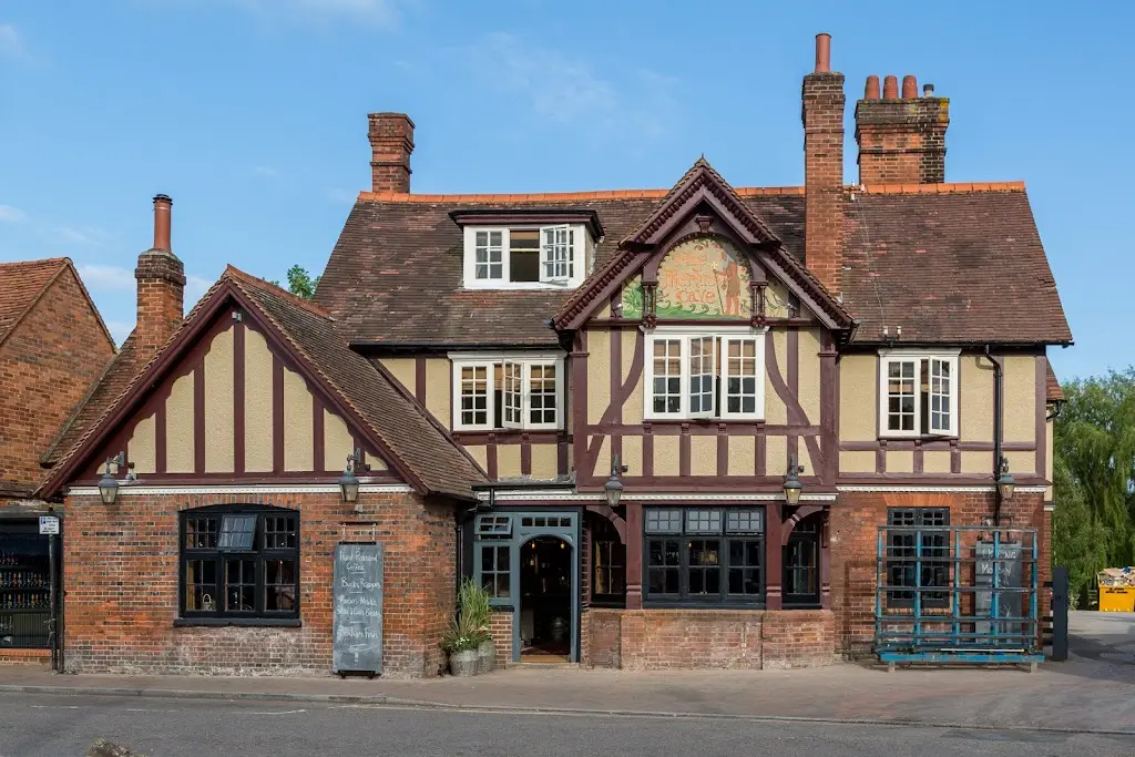 Merlin's Cave_Chalfont Saint Peter_slider_image_3