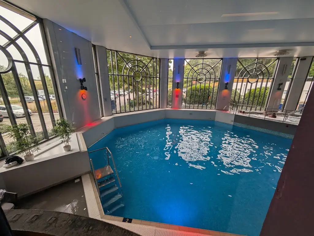 Natalie Monkton-Harper_Crowne Plaza Gerrards Cross by IHG_Chalfont St Giles_review