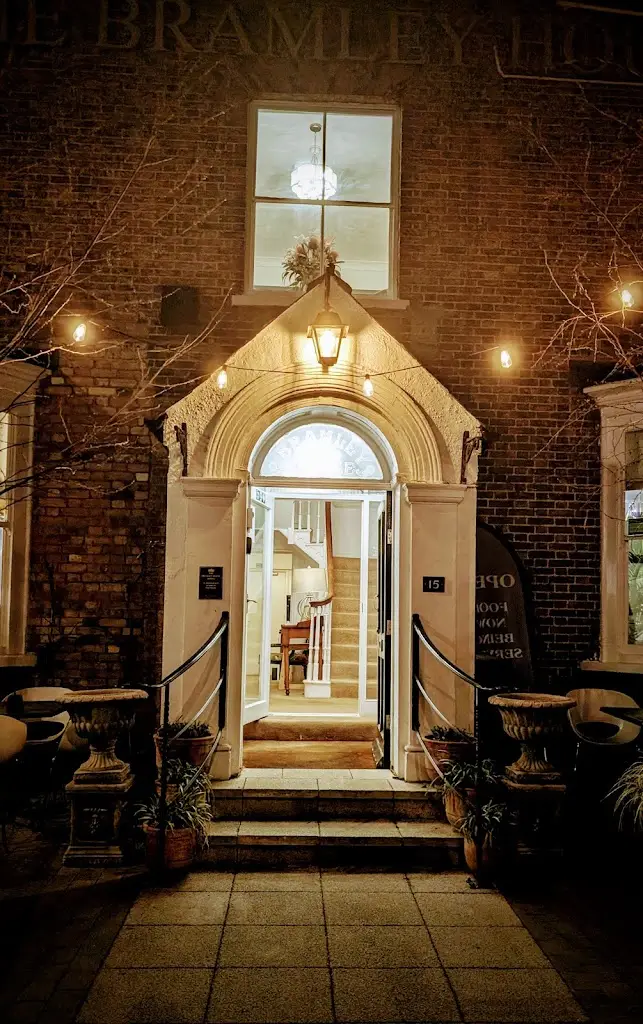 Leigh Baines_The White Hart Inn_Chalfont St Giles_review