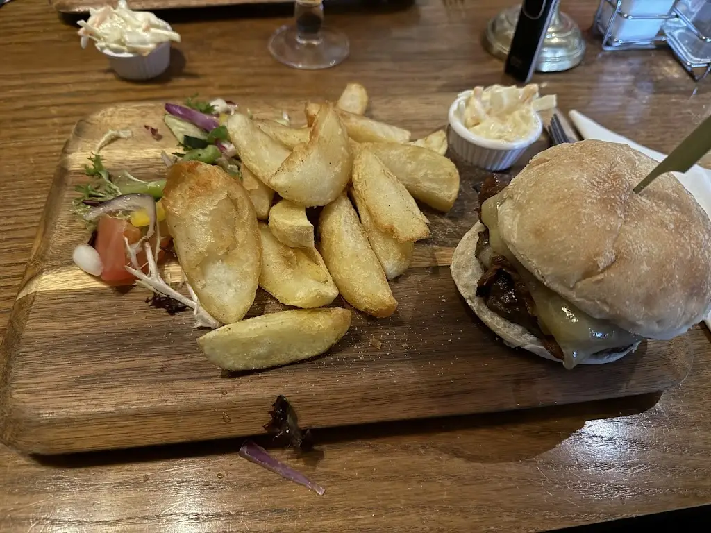 Lee Roe_Brown Cow_Chatburn_review