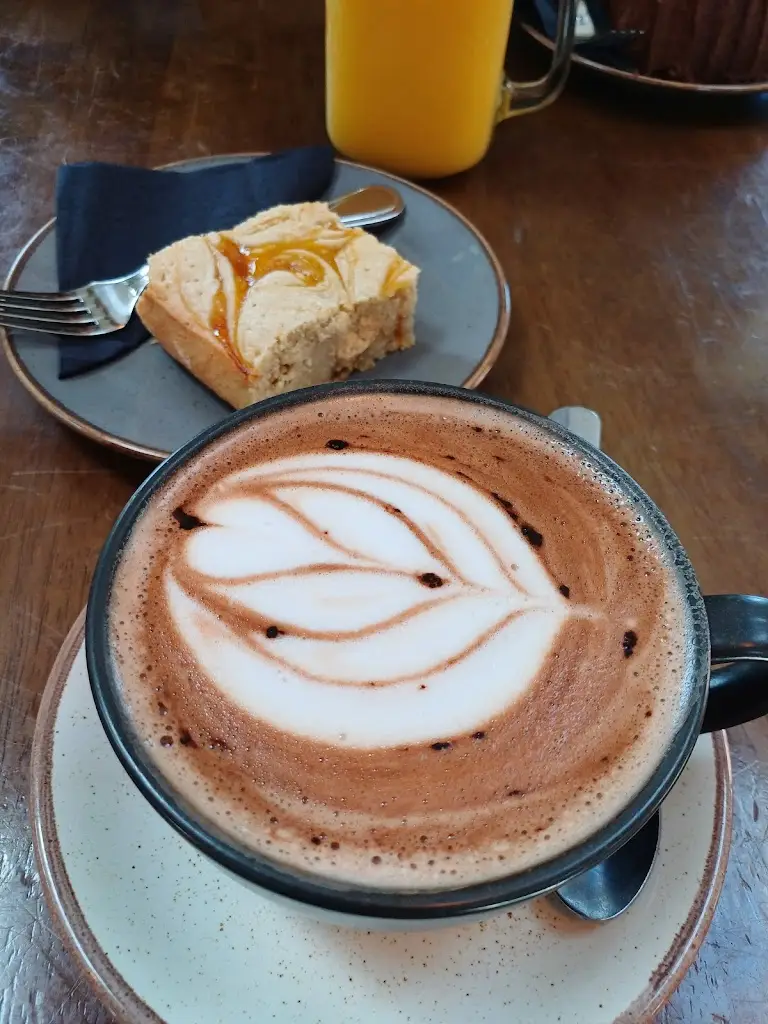 Menu_Vintage Birdcage Cakery on the Bridge_Charfield_image_9