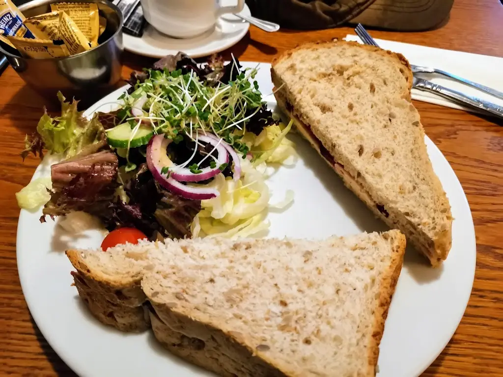 Menu_The Huntsman_Charfield_image_7