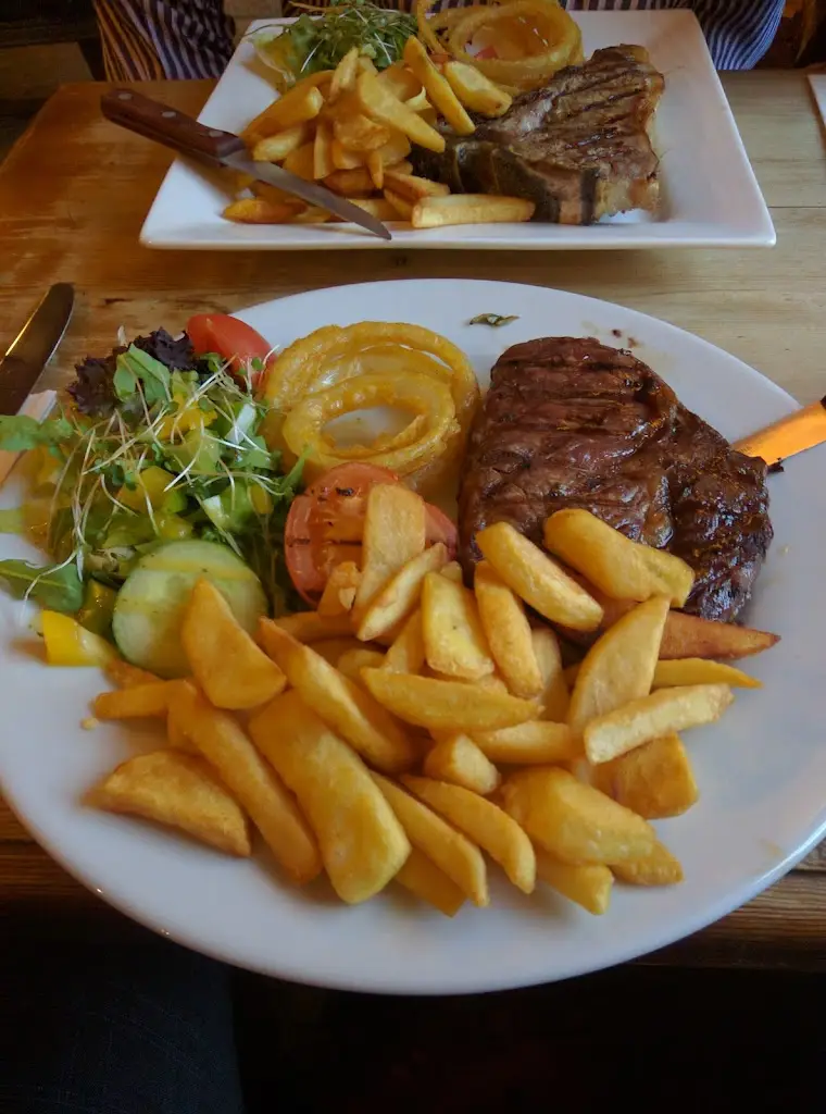 Menu_The Huntsman_Charfield_image_9