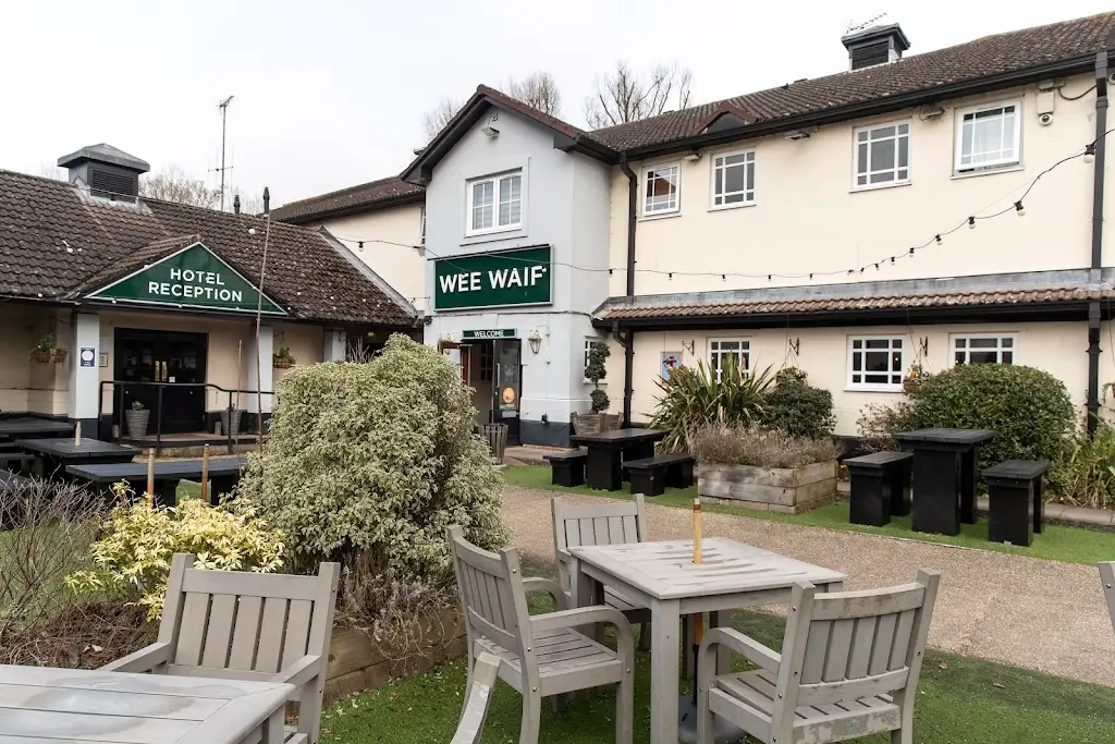 Wee Waif_Charvil_slider_image_1