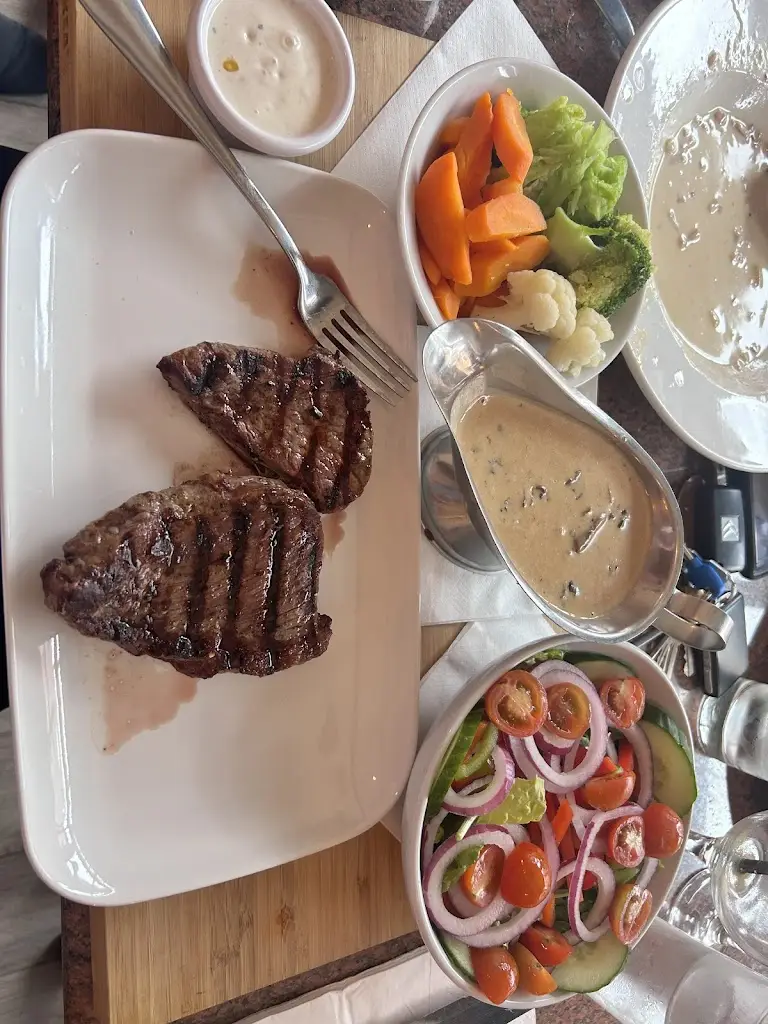 Monika Abdelmalek_La Fontana Restaurant & Wine Bar_Charvil_review