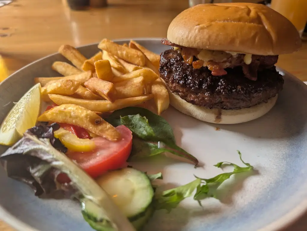 Toby Beresford_The Royal Oak Ruscombe_Charvil_review