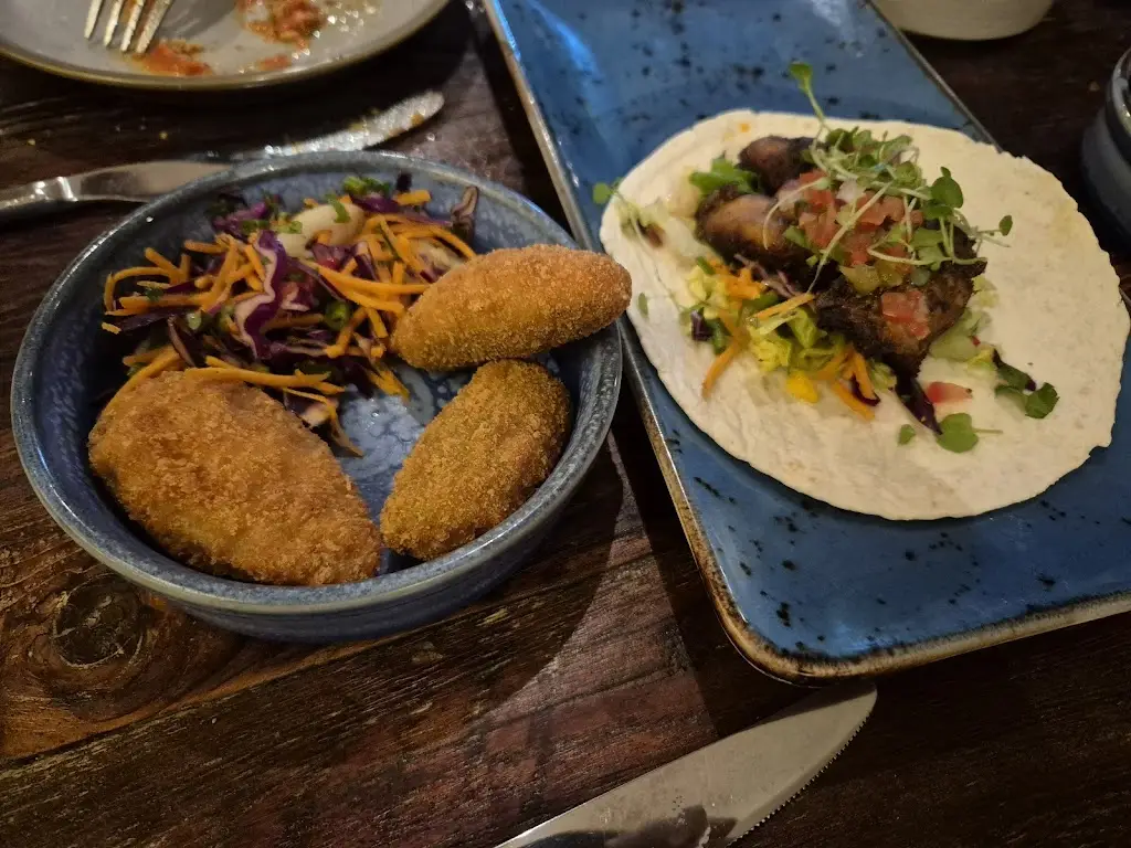 Phil Roberts_Bar eS Ambleside_Ambleside_review