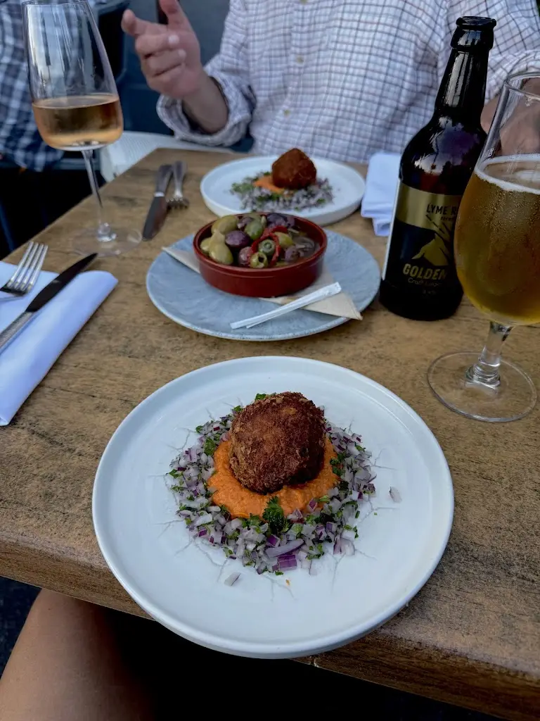 Ree_Tom's Lyme Regis_Charmouth_review