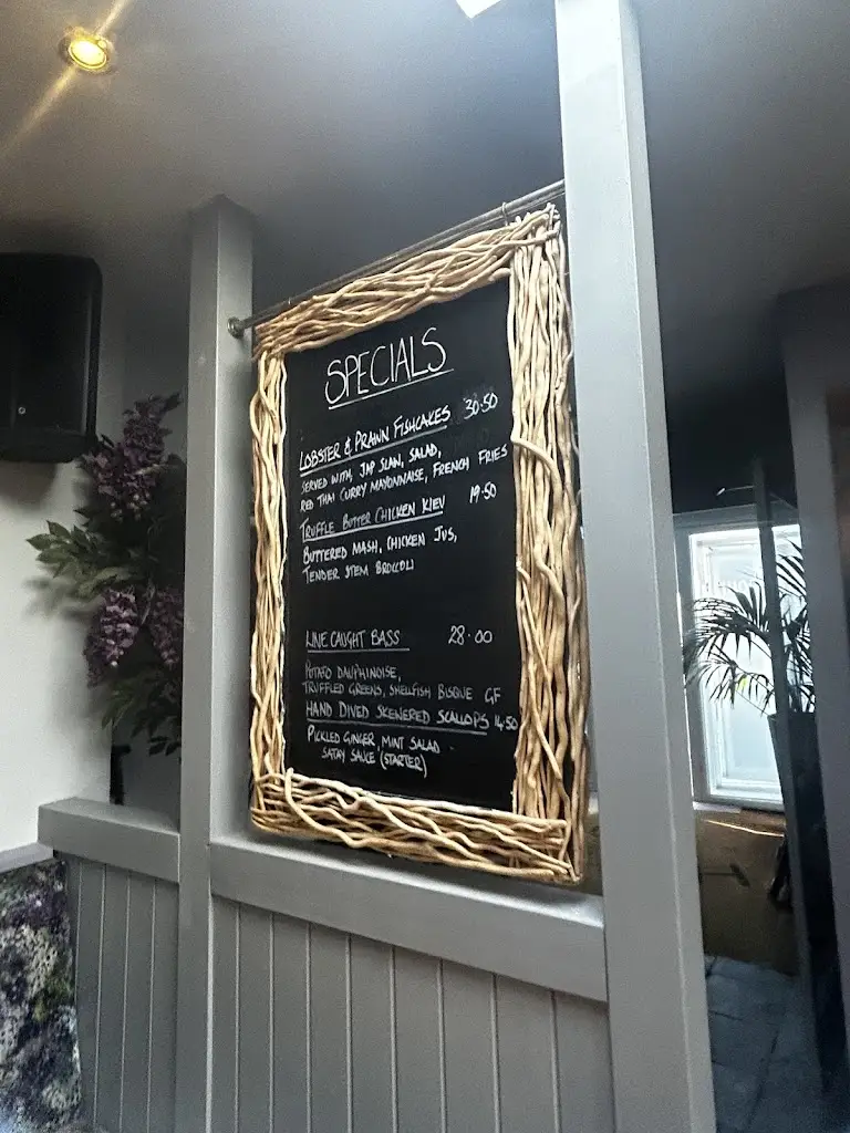 Menu_Harbour Inn_Charmouth_image_4