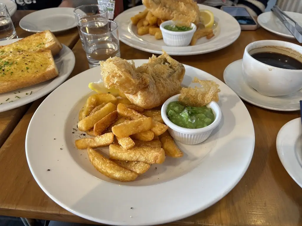 martin for_Harbour Inn_Charmouth_review