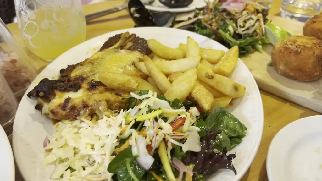 Athena Wong_Harbour Inn_Charmouth_review