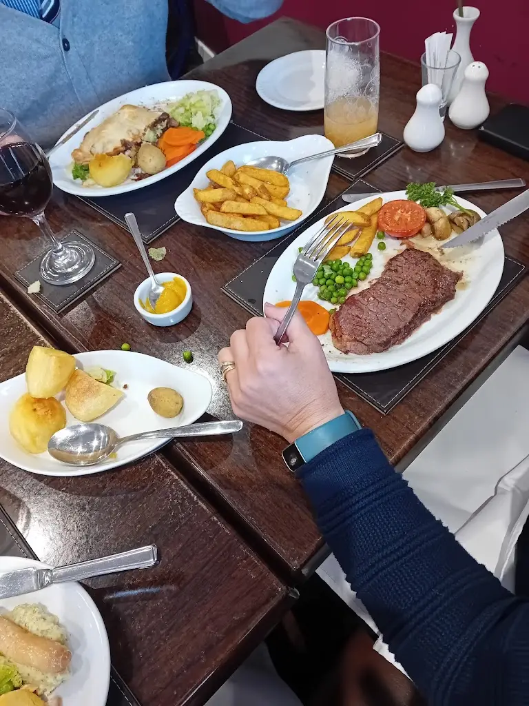 Lynne Cooper_Bates Restaurant_Charminster_review