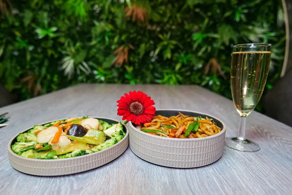 Wonderful Kitchen Lounge & Garden_Charminster_slider_image_3