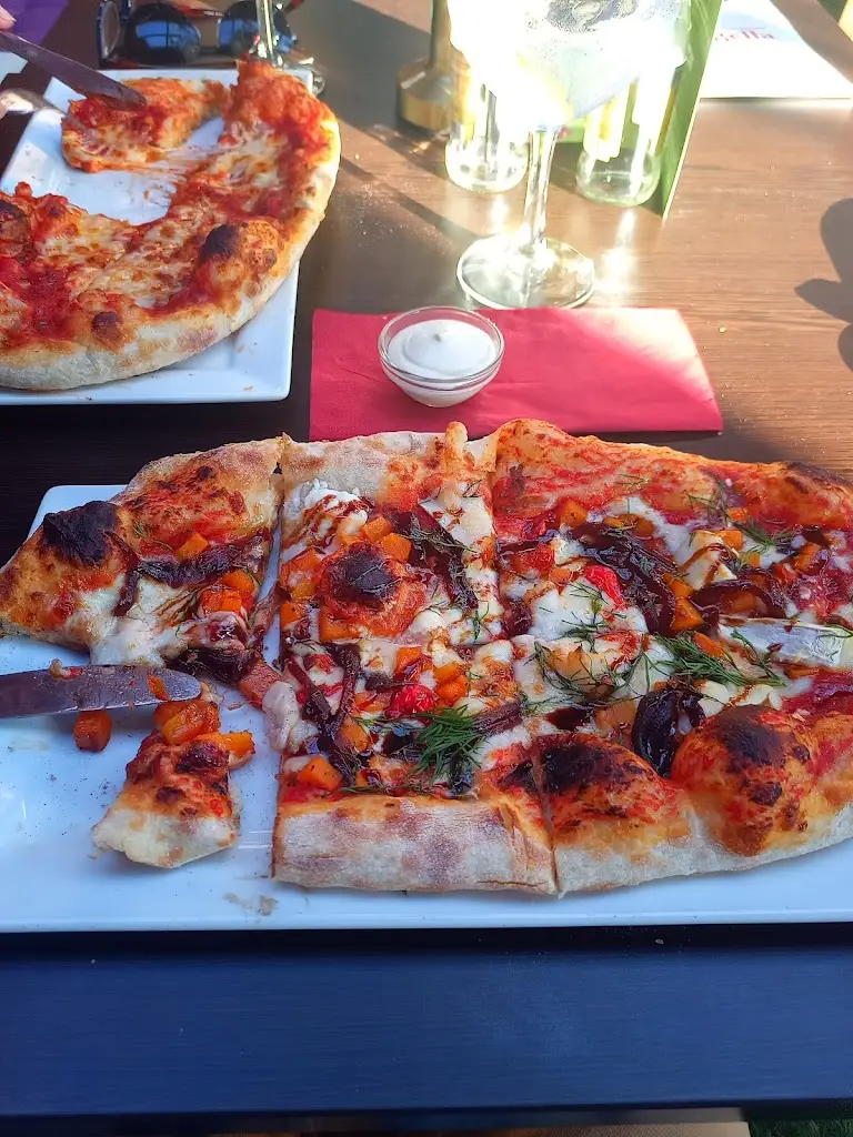 Drew Sutton_La Casa Bella_Charminster_recensione