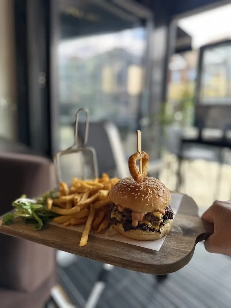 Al Balad Burgers & Grill House_Charminster_slider_image_3