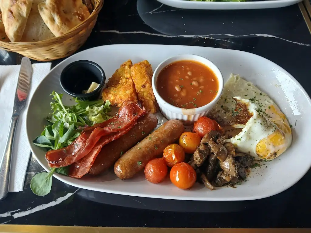 Simba Malik_El Dorado_Charminster_review