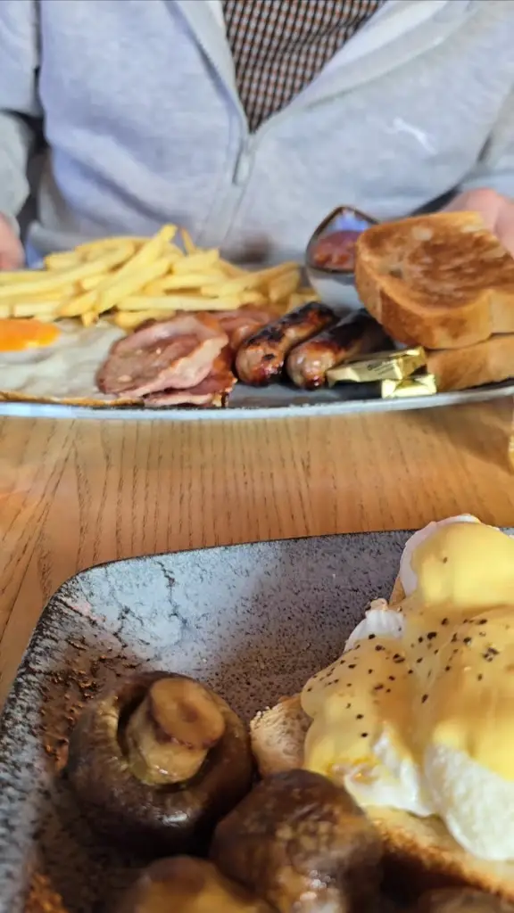 Bellis Cafe & Bistro_Ambleside_slider_image_2