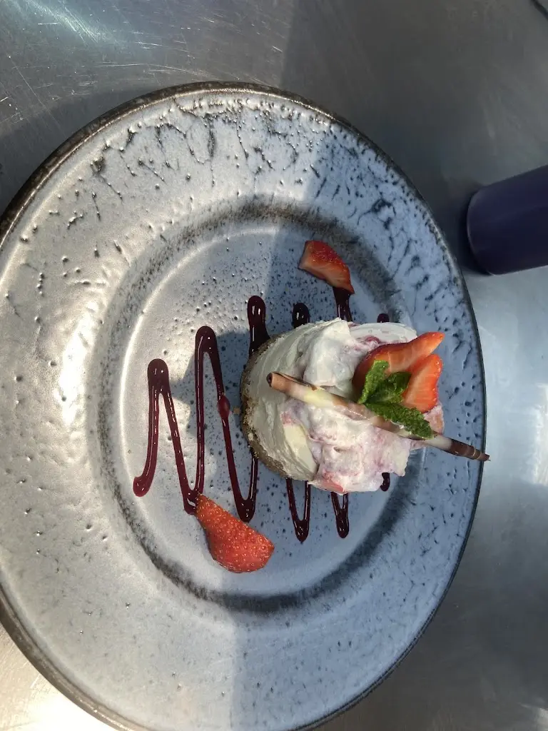 Bellis Cafe & Bistro_Ambleside_slider_image_3