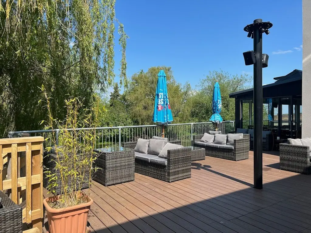 The Three Pickerels_Chatteris_slider_image_1