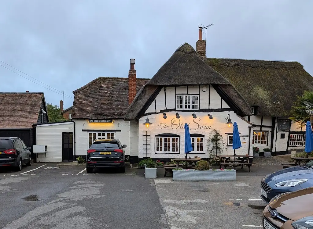 Todd Barr_The Old Swan_Cheddington_review