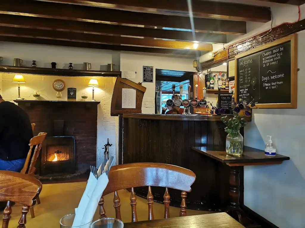 Ly May V_The Three Horseshoes_Cheddington_review