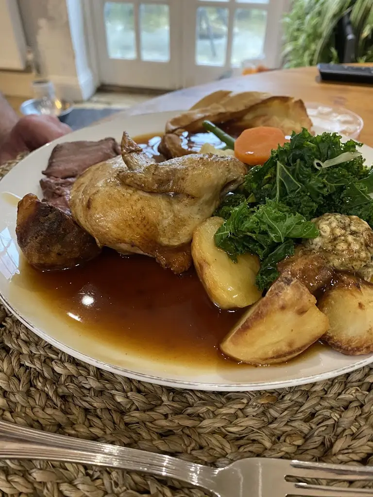 Ailsa Hoke_The Three Horseshoes_Cheddington_review