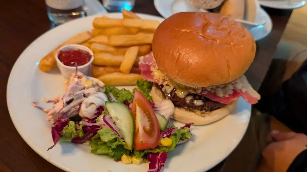 The White Hart_Cheddar_slider_image_3