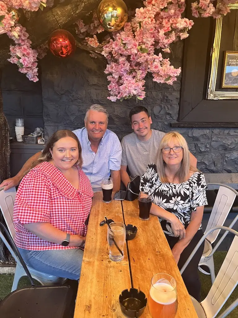 Danielle Rennie_On the Rocks_Cheddar_review