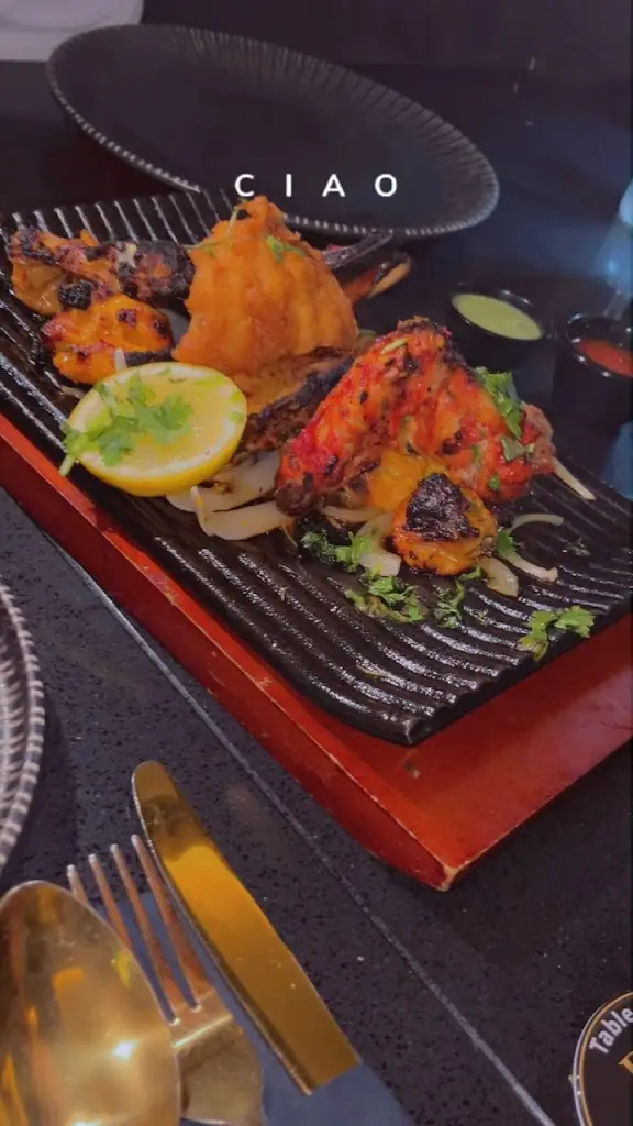 RU Restaurant and Lounge_Cheadle Heath_slider_image_2