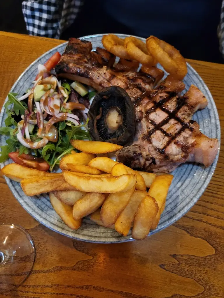 Emily Cousins_Matthew's Bistro_Ambleside_review