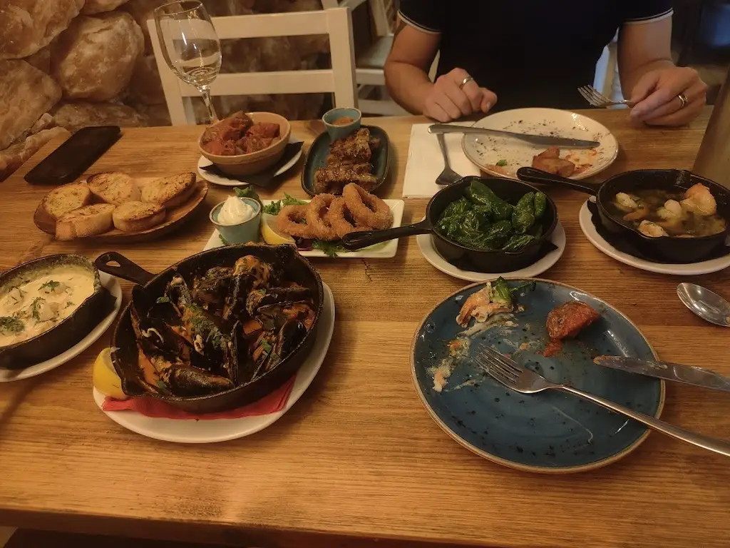 Skirmante Stukaite_La Cueva_Cheadle_review