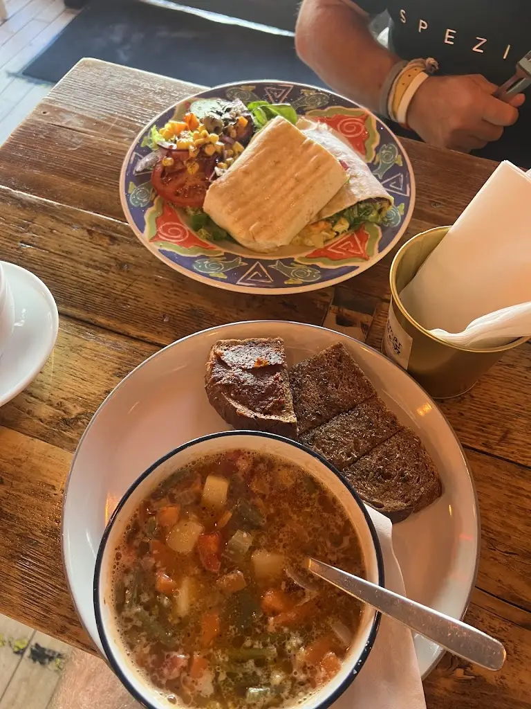 Paul Horrocks_Elemar Cafe'_Cheadle_review