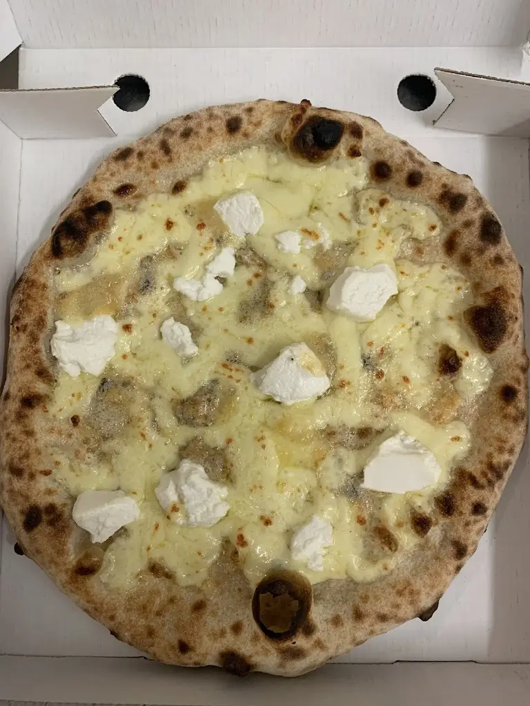 Menu_Pizza La Pietra_Cheadle_image_4