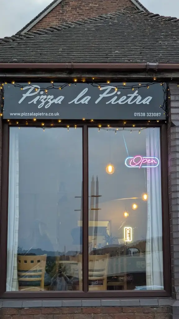 Pizza La Pietra restaurant in Cheadle