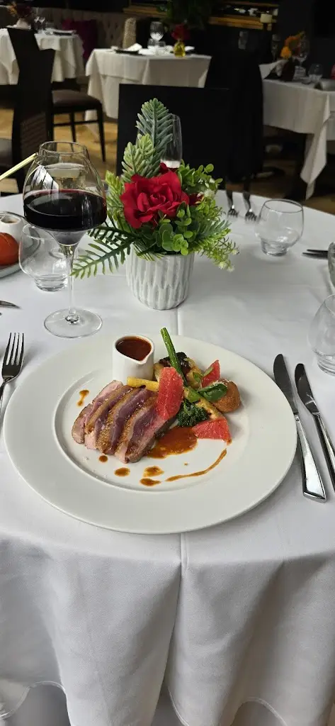 La Petite Bar & Grill - Charlton kings, Cheltenham restaurant in Charlton Kings