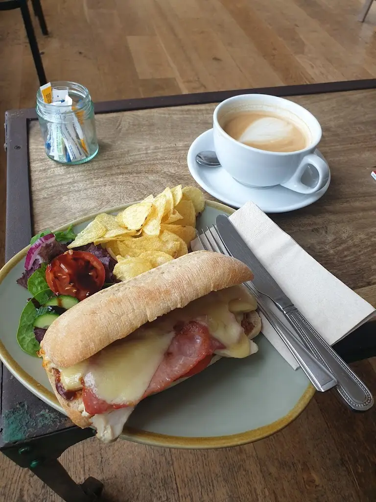 Richard Newberry_Kings Coffee House._Charlton Kings_recensione