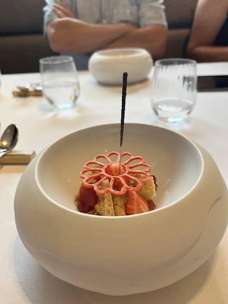 Oliver Armstrong_Lumiere_Charlton Kings_review