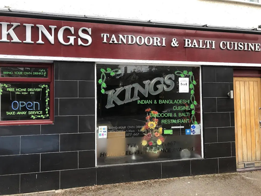 Kings Tandoori & Balti restaurante en Charlton Kings