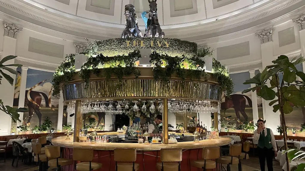 The Ivy Montpellier Brasserie Cheltenham_Cheltenham_slider_image_3