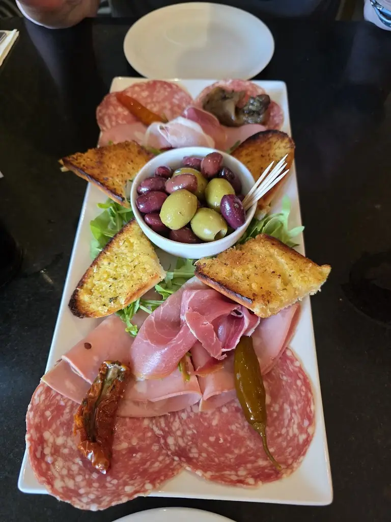 Luigis_Ambleside_slider_image_2